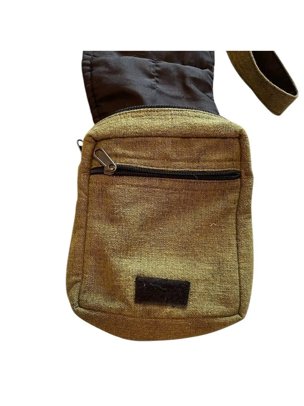 EARTH'S ELEMENTS Women’s Green Crossbody Purse Passport Bag